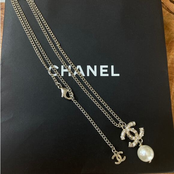 CHANEL Pearl, Strass Crystal CC Pendant Necklace | C22V C22C France Rare Limited - Picture 6 of 15